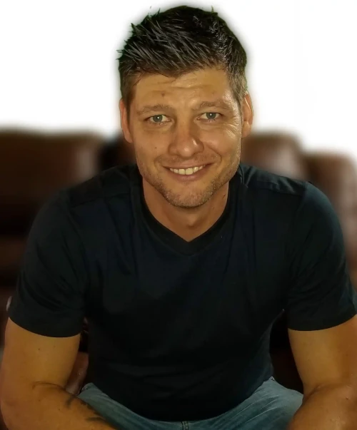 Web and Linux system administrator over UXNitro server infrastructure.